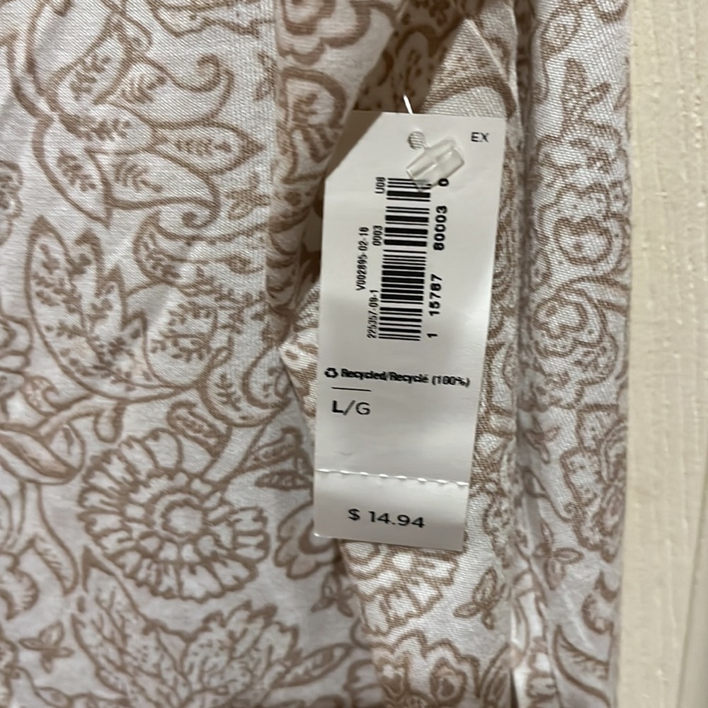 Old Navy rayon v neck tanks - Picture 4 of 5